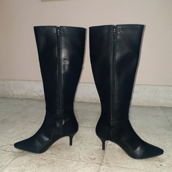 Pointed toe boots - Picture 2 of 12